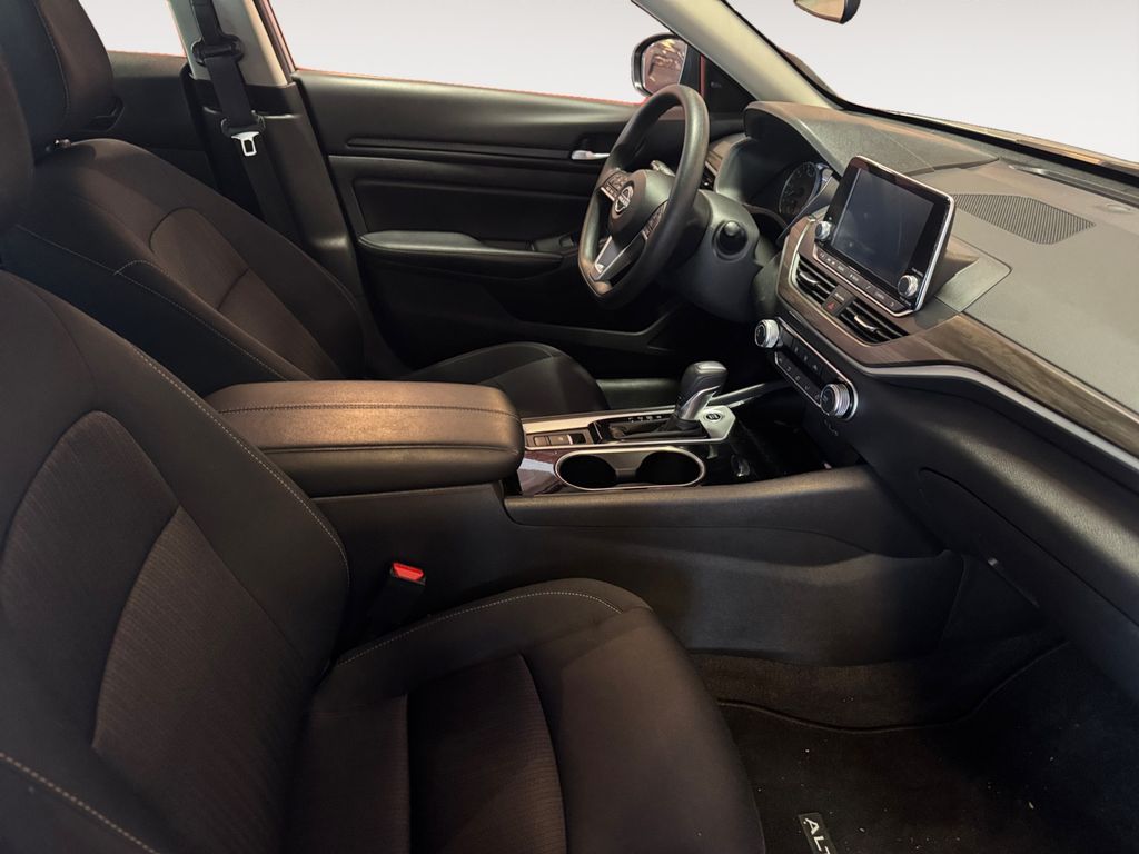 2024 Nissan Altima SV - Photo 15