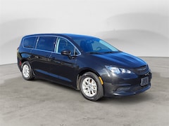 2022 Chrysler Voyager LX Minivan/Van