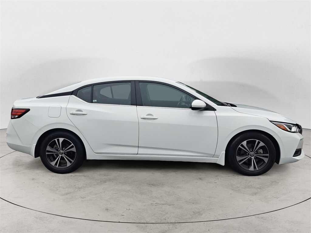 2022 Nissan Sentra SV photo 2