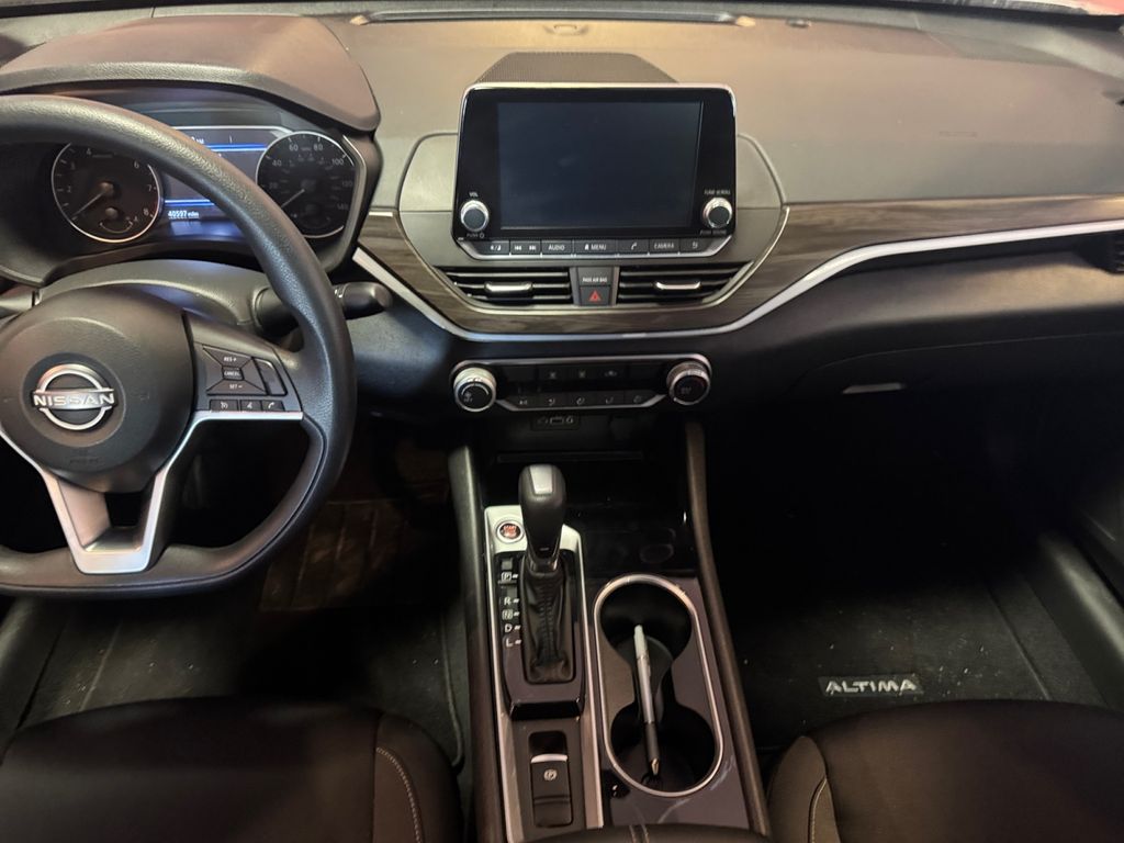 2024 Nissan Altima SV - Photo 10