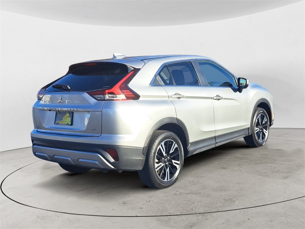 2024 Mitsubishi Eclipse Cross SE photo 3
