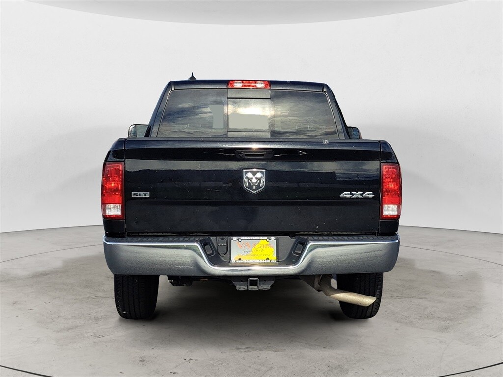 2023 Ram 1500 Classic SLT photo 3
