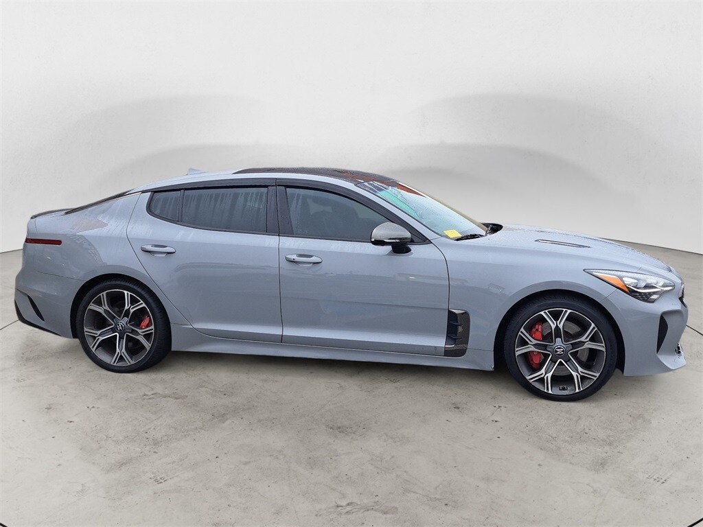 2020 Kia Stinger GT2 photo 2