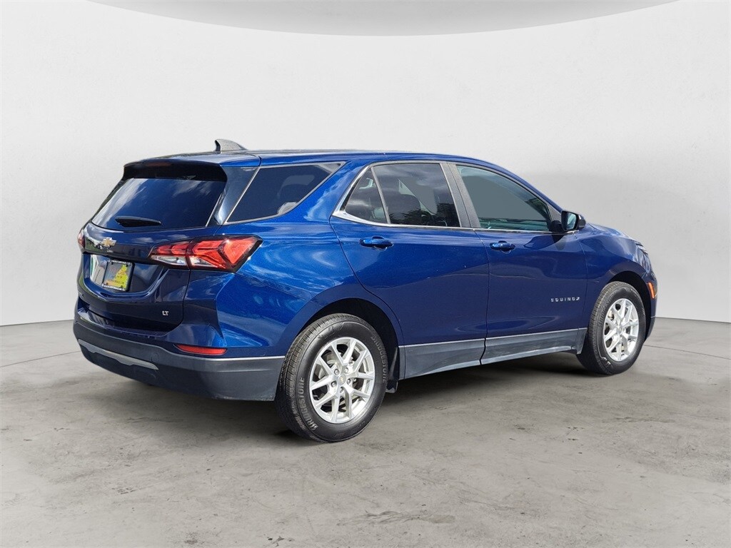 2022 Chevrolet Equinox LT photo 3