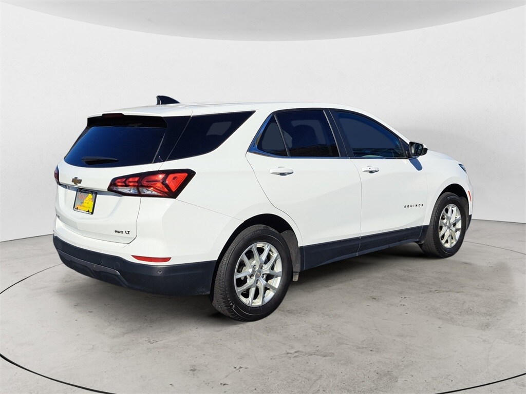 2023 Chevrolet Equinox LT photo 3
