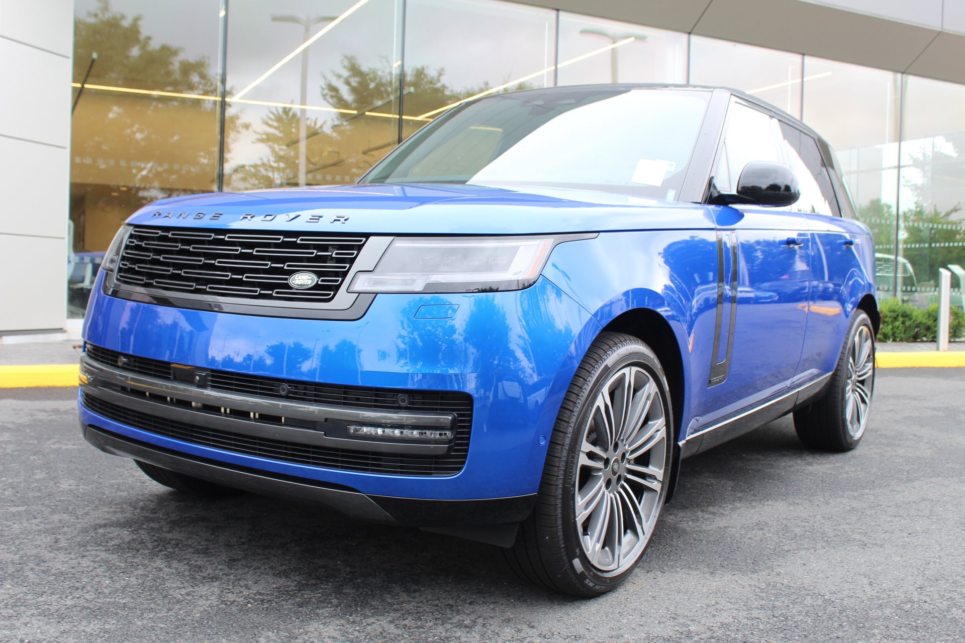 2025 Land Rover Range Rover SUV 