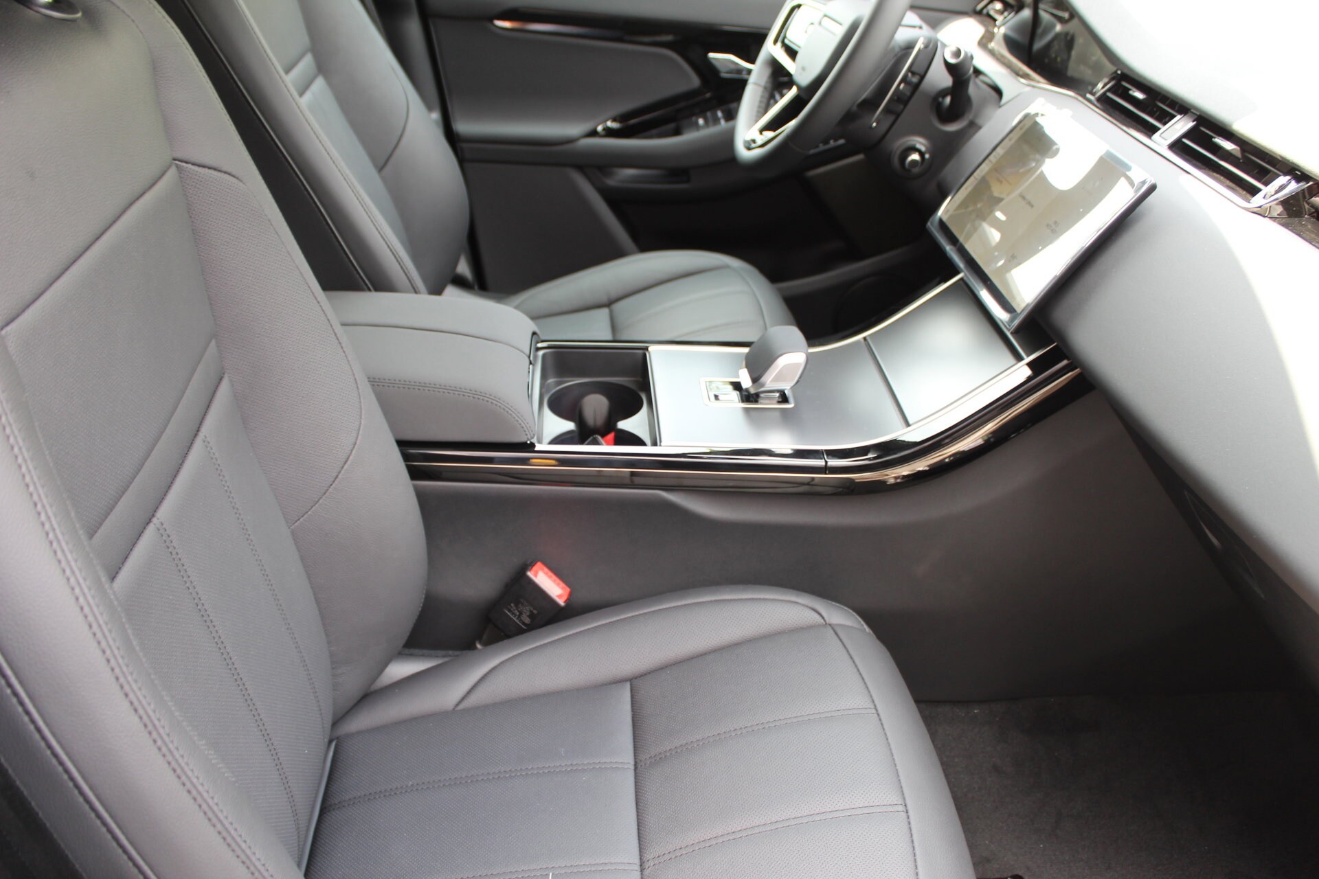 2026 Land Rover Range Rover Evoque S photo 3