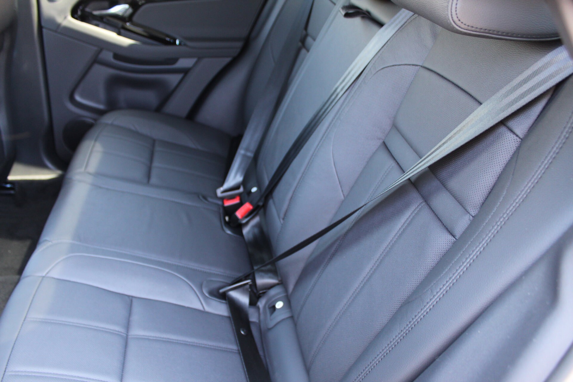 2026 Land Rover Range Rover Evoque S photo 4