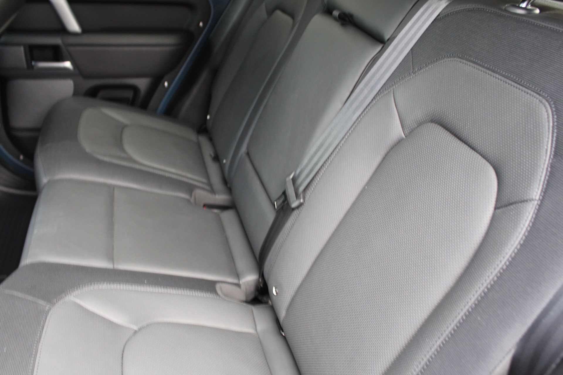 2024 Land Rover Defender X-Dynamic SE