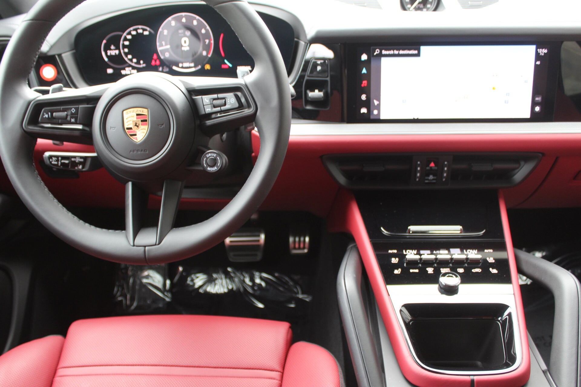 2025 Porsche Cayenne Coupe S photo 4