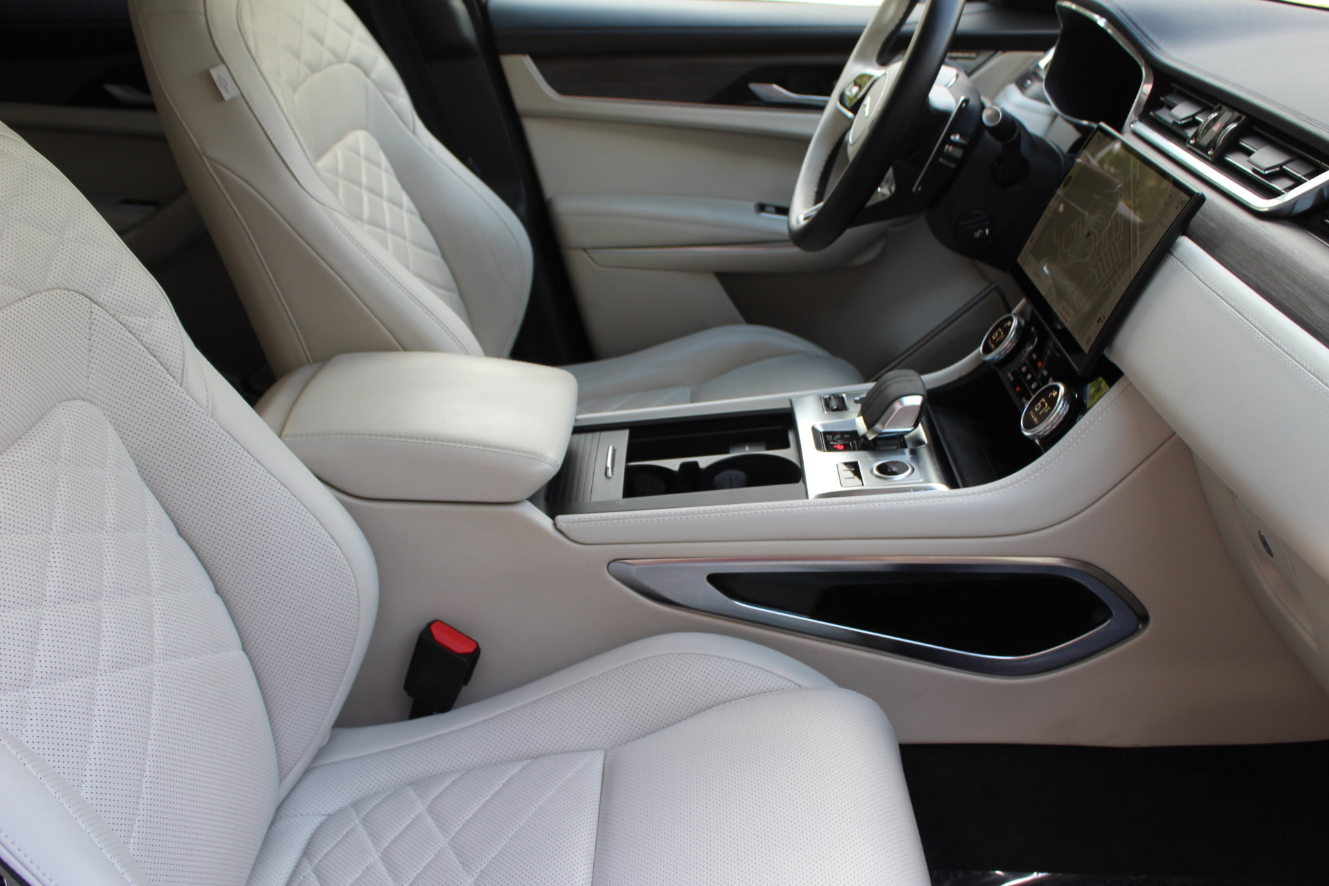2023 Jaguar F-PACE P250 S photo 3