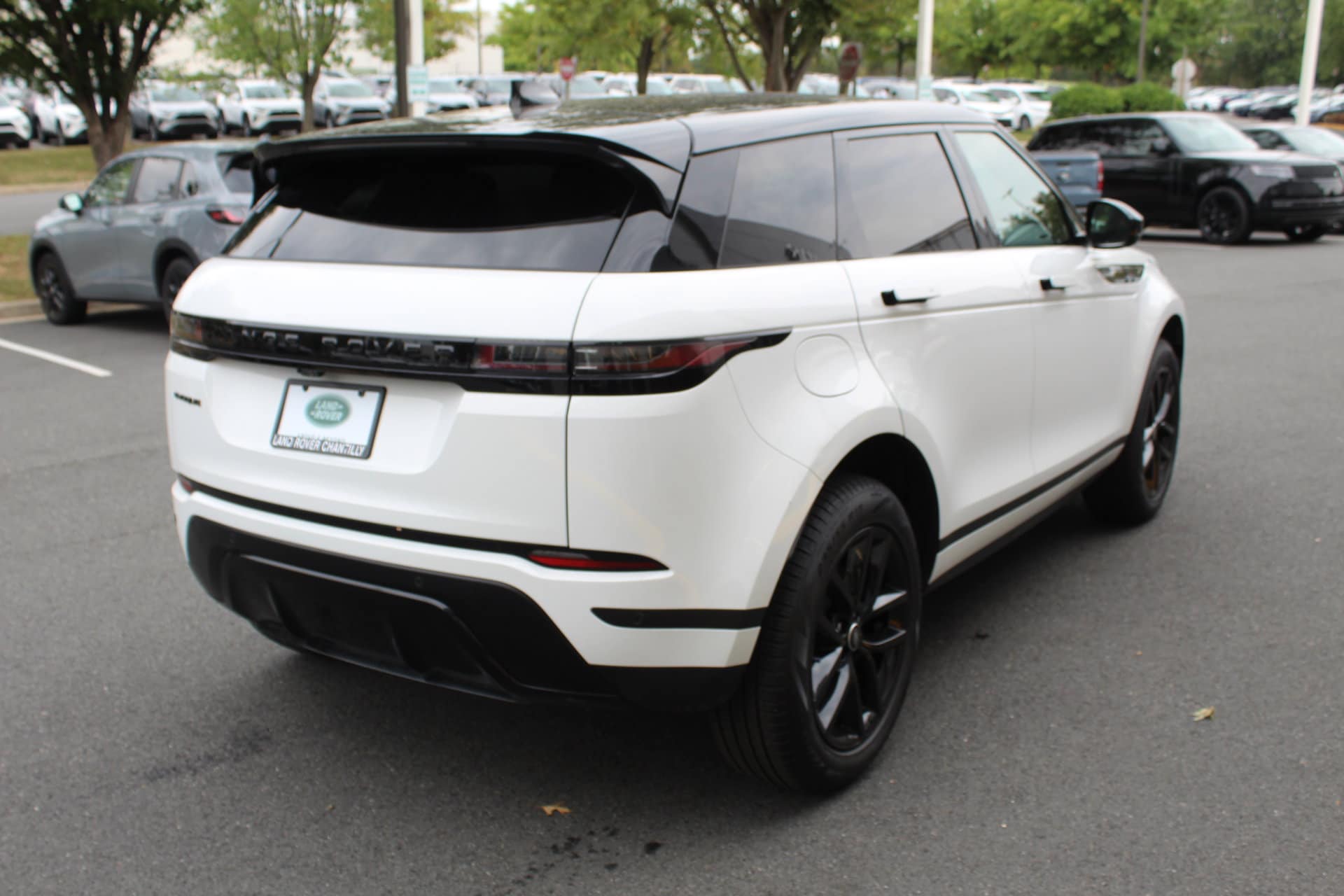 2025 Land Rover Range Rover Evoque S photo 2