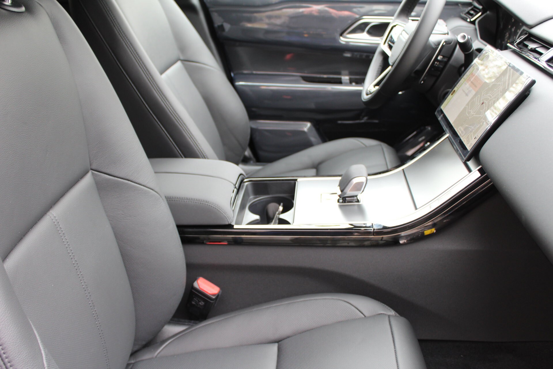 2026 Land Rover Range Rover Velar S photo 3