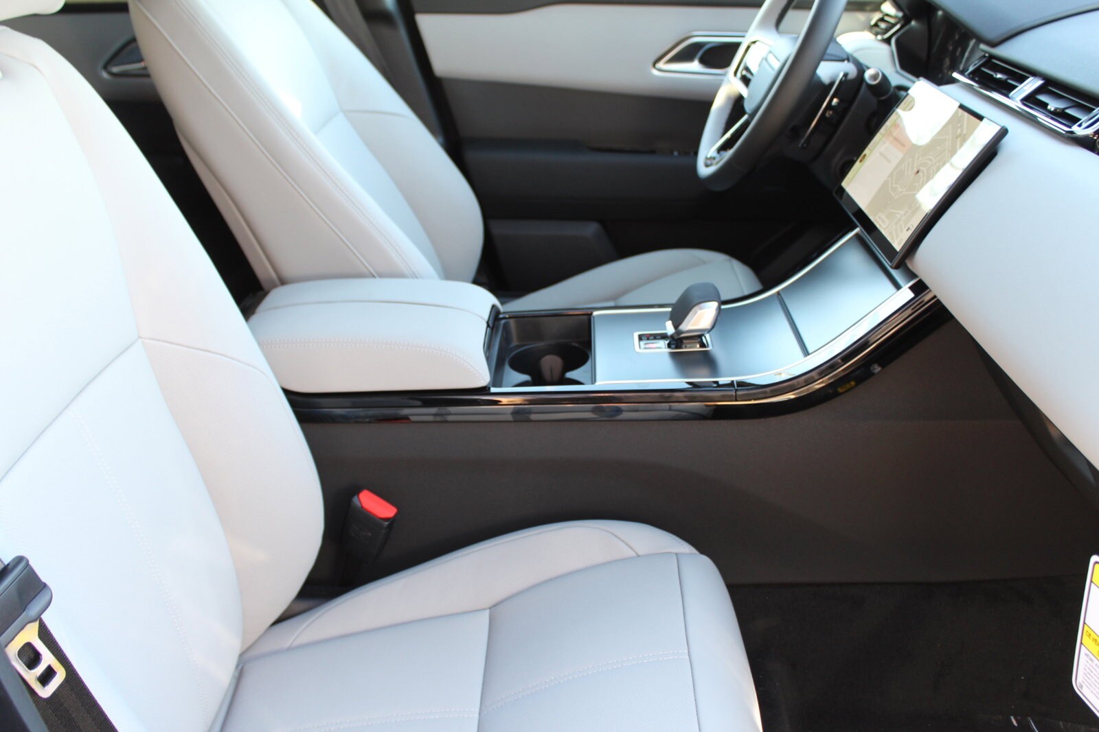 2026 Land Rover Range Rover Velar S photo 3