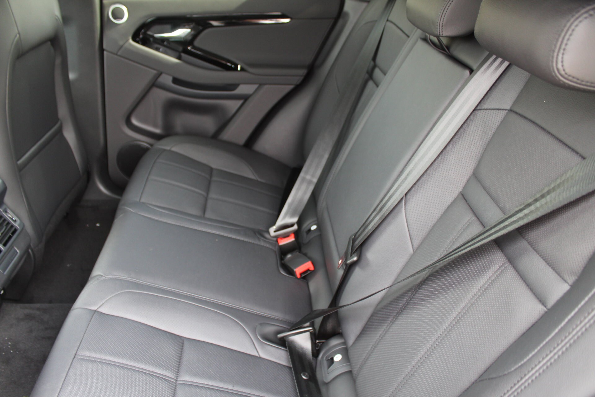 2026 Land Rover Range Rover Evoque S photo 4