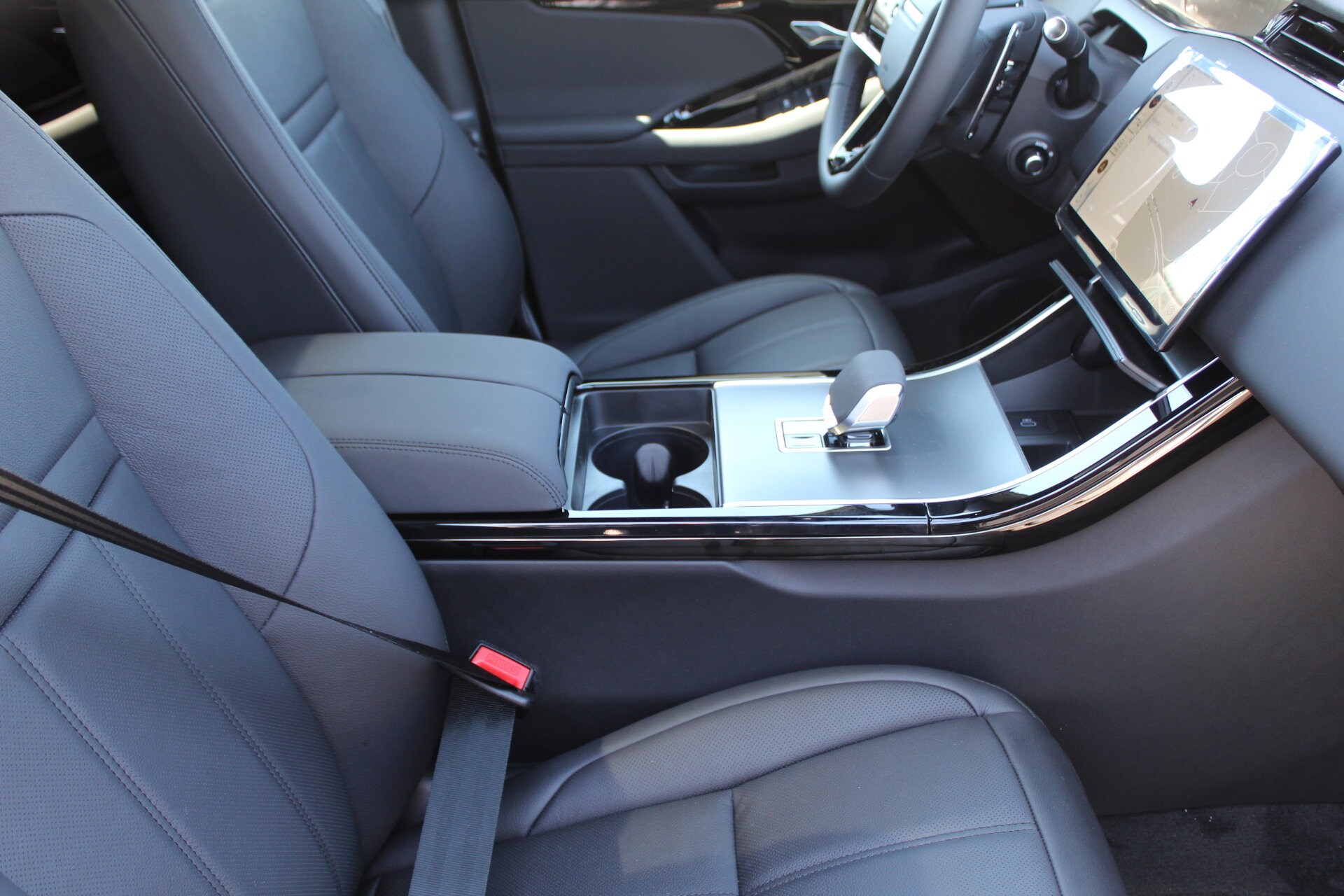 2026 Land Rover Range Rover Evoque S photo 3