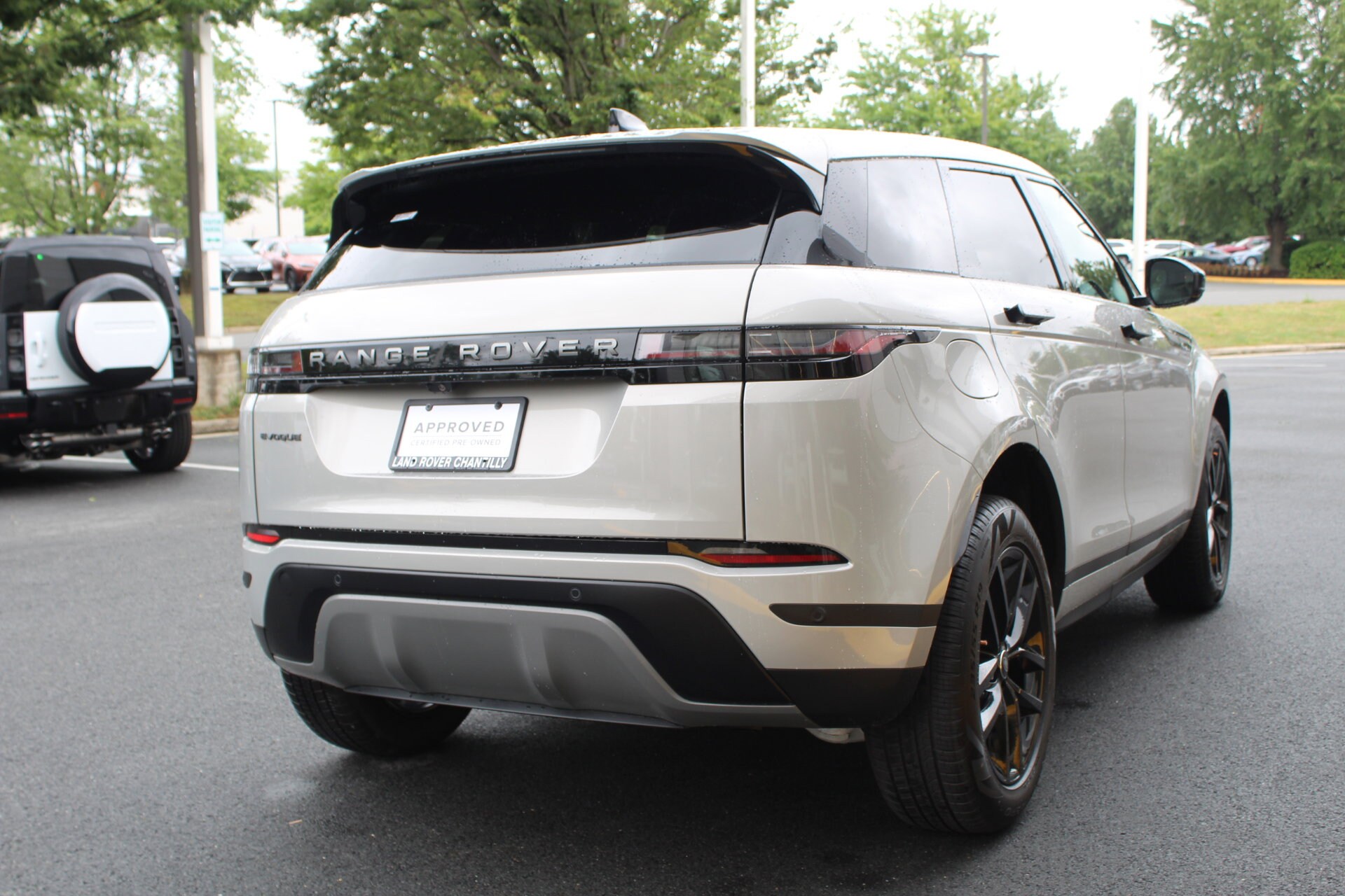 2025 Land Rover Range Rover Evoque S photo 2