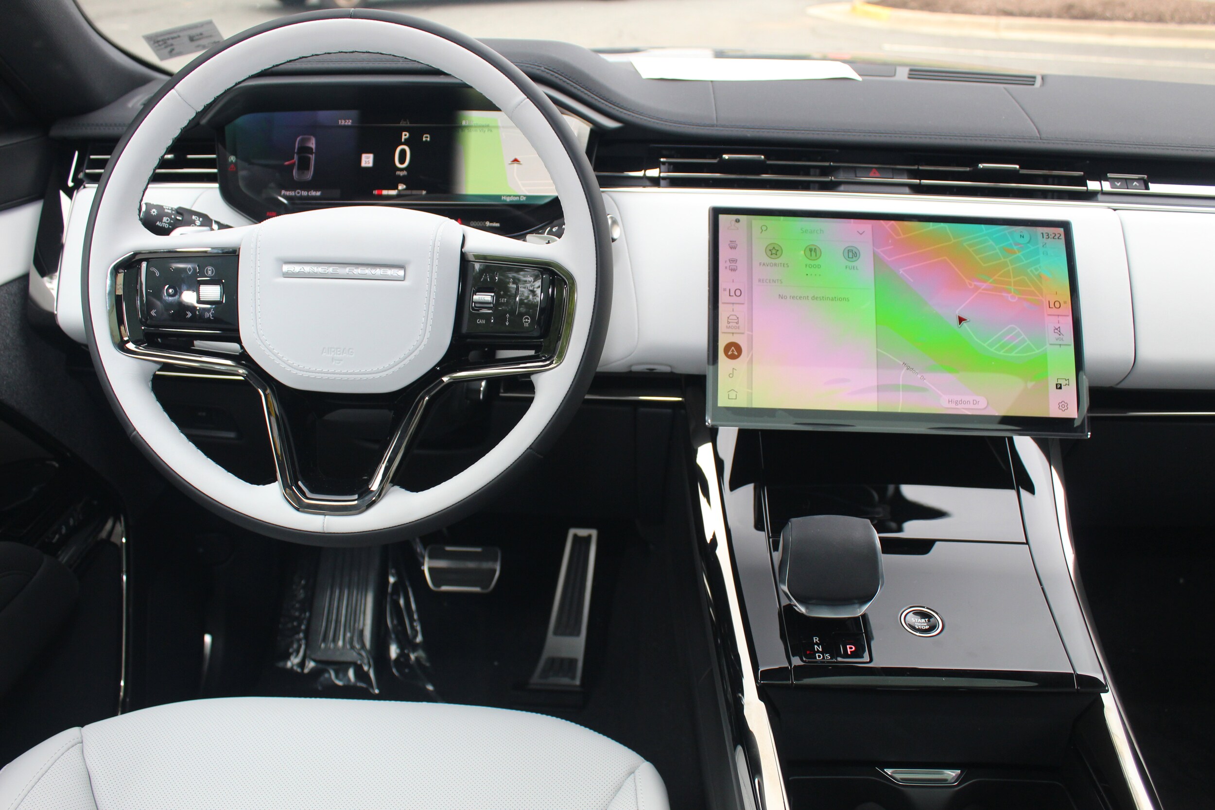 2025 Land Rover Range Rover Sport SE photo 2