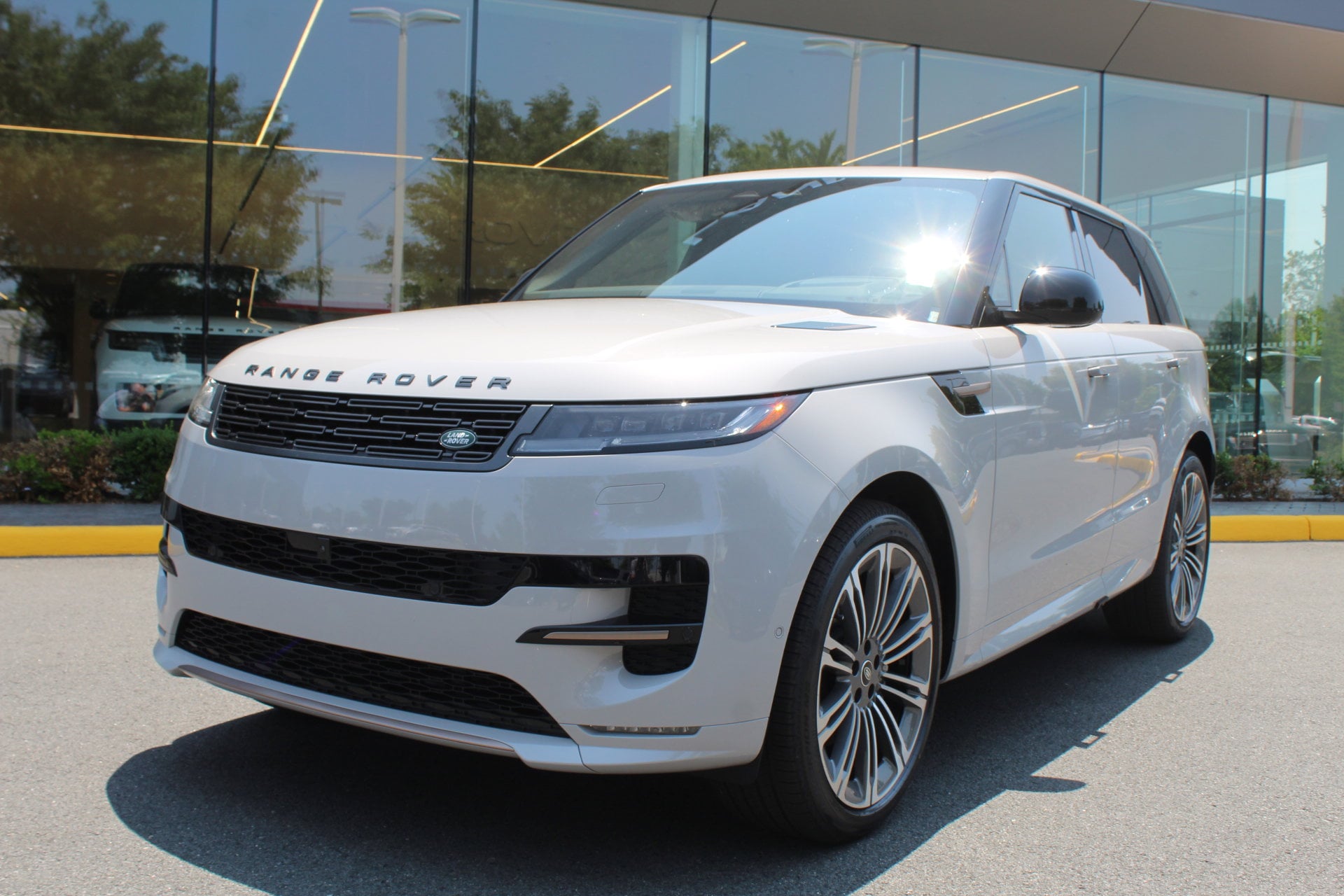 2025 Land Rover Range Rover Sport