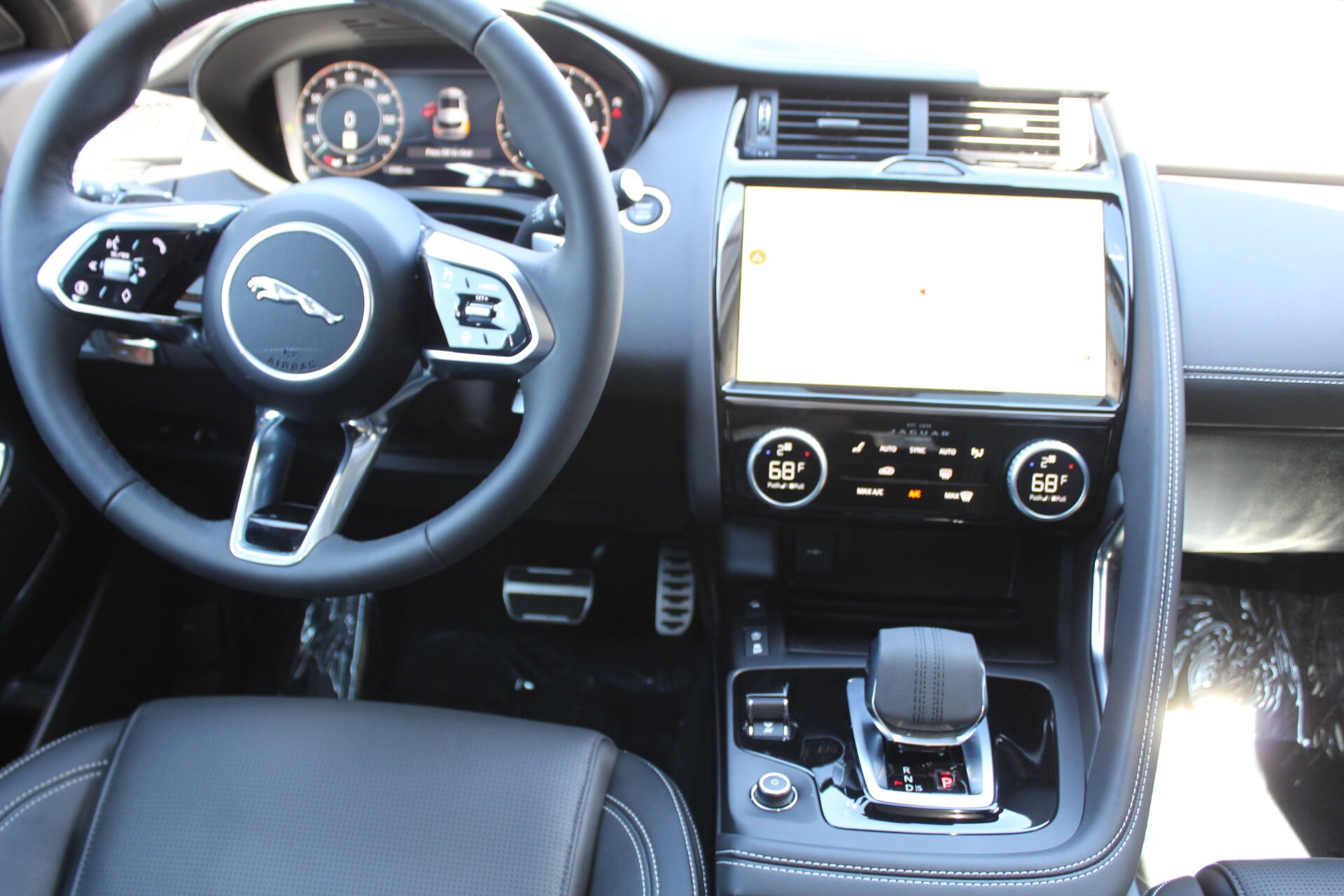 2024 Jaguar E-PACE P250 R-Dynamic SE photo 4