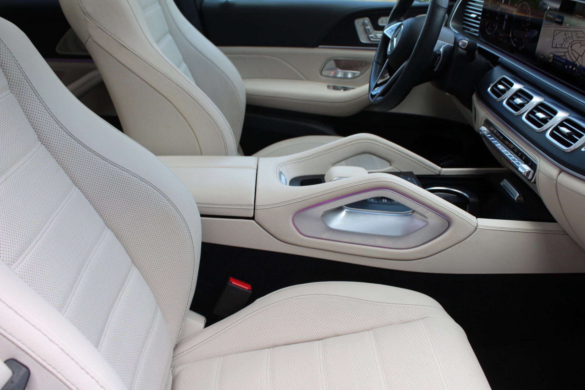 2024 Mercedes Benz GLE 450e photo 3