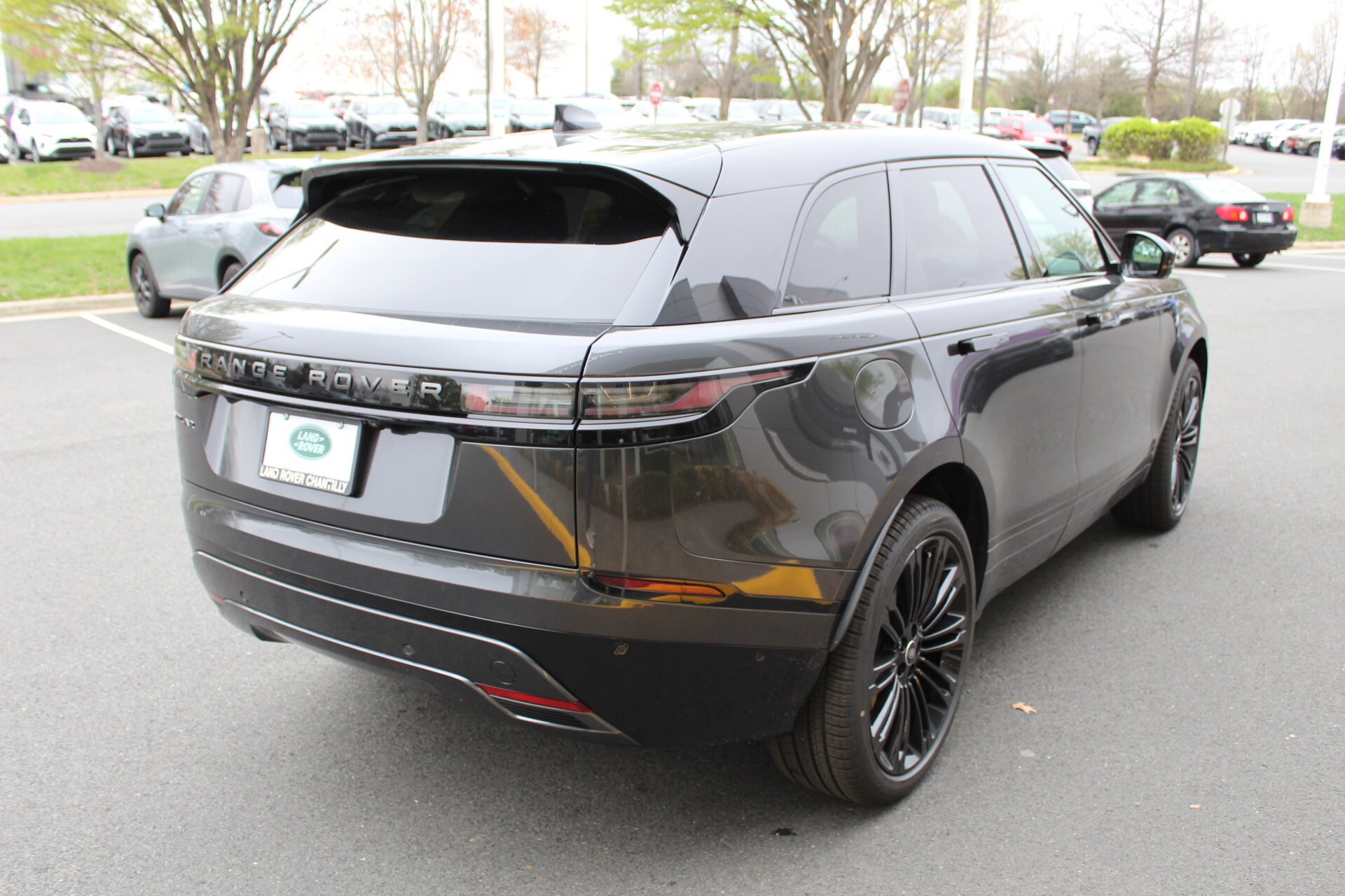2026 Land Rover Range Rover Velar SE photo 2