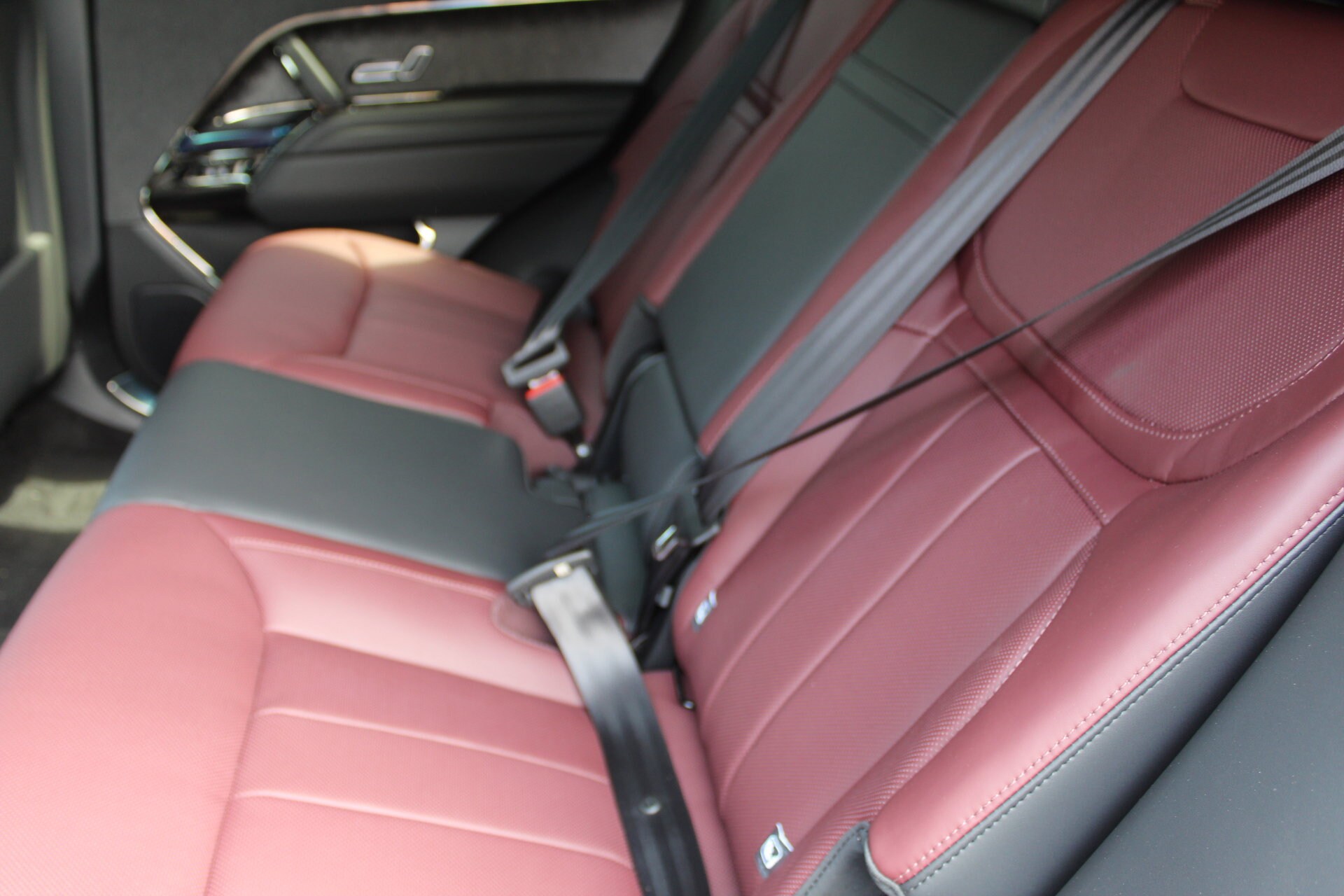 2025 Land Rover Range Rover Sport SE photo 4