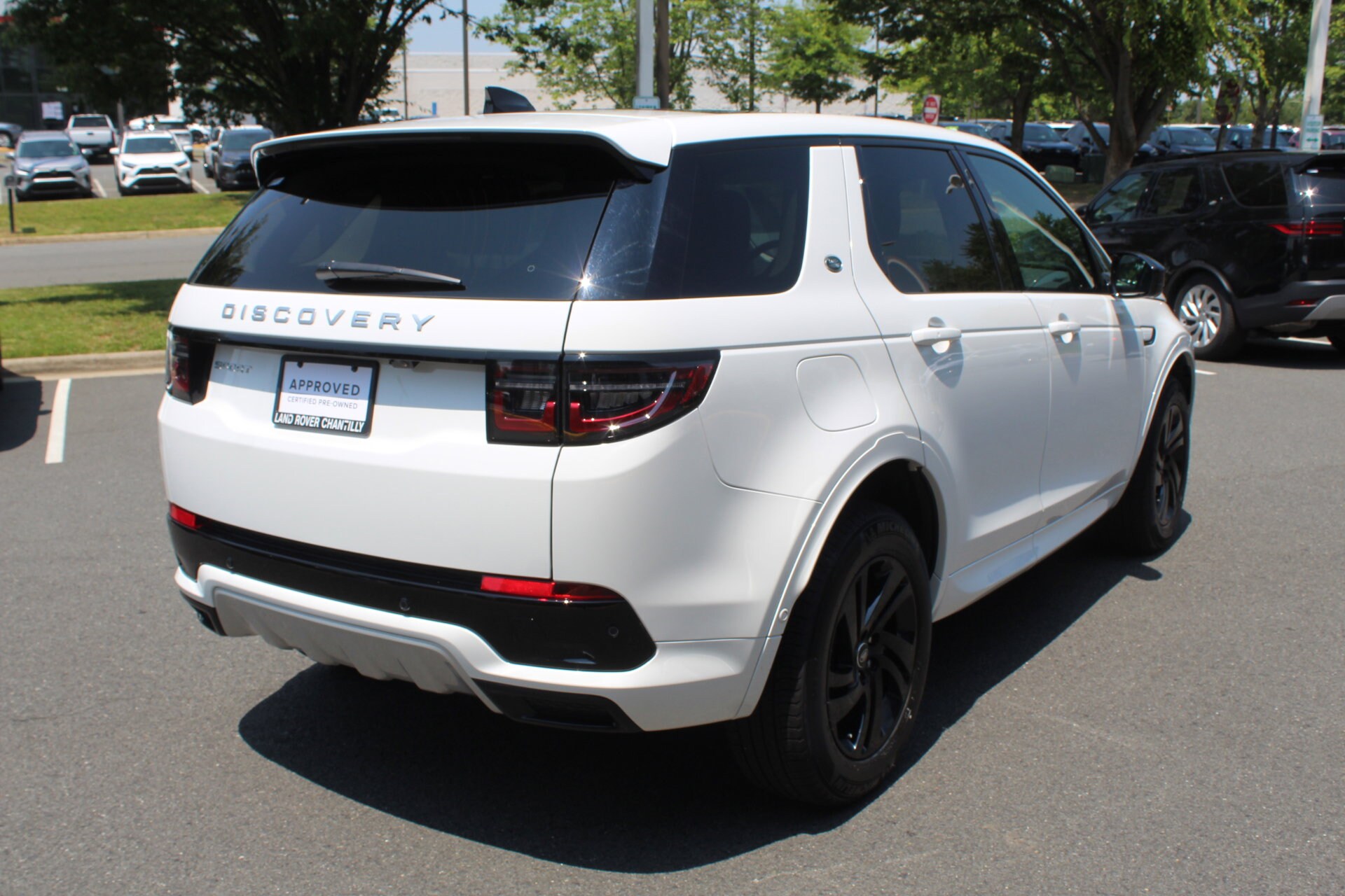 2024 Land Rover Discovery Sport S photo 2