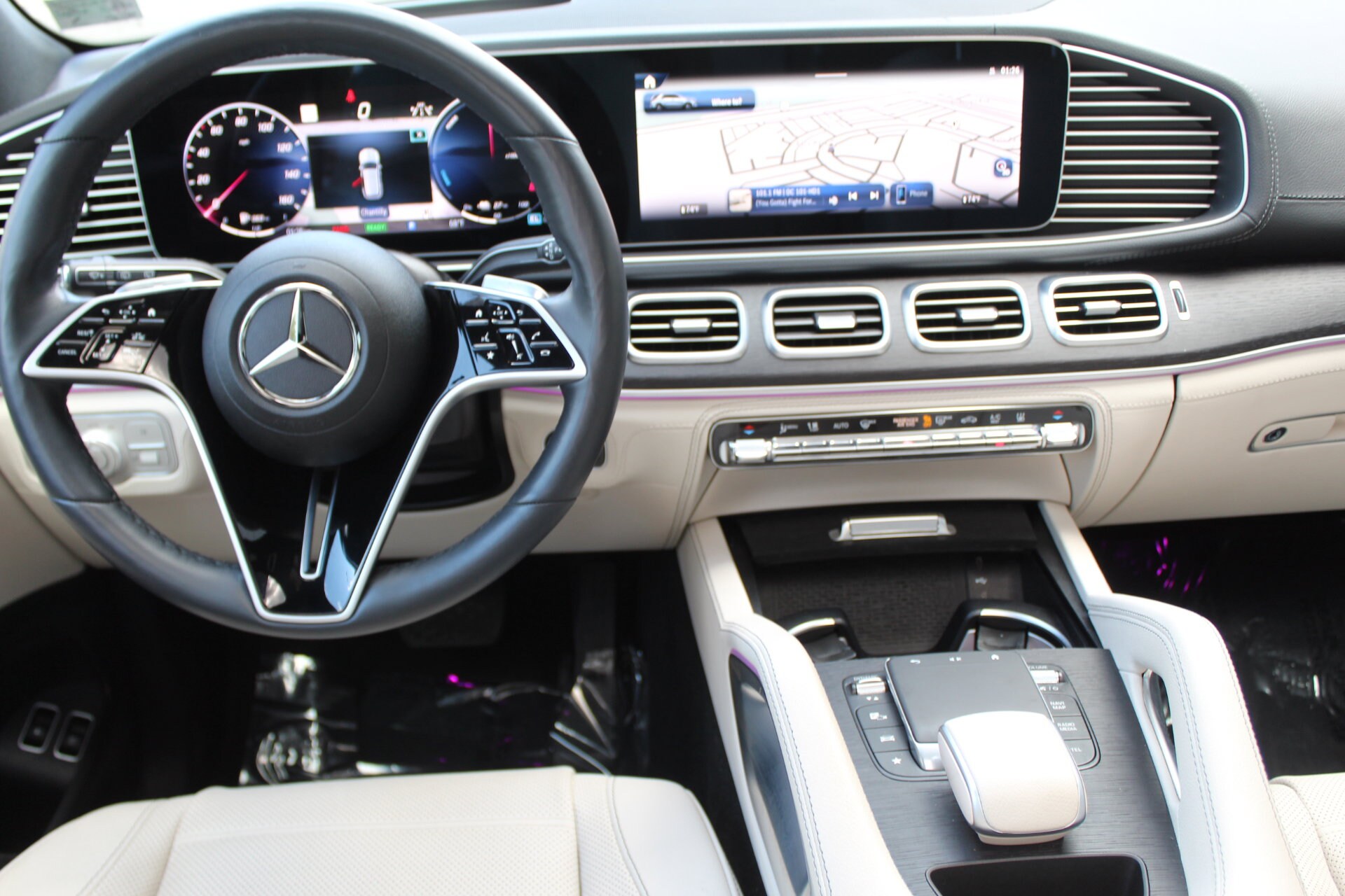 2024 Mercedes Benz GLE 450e photo 4