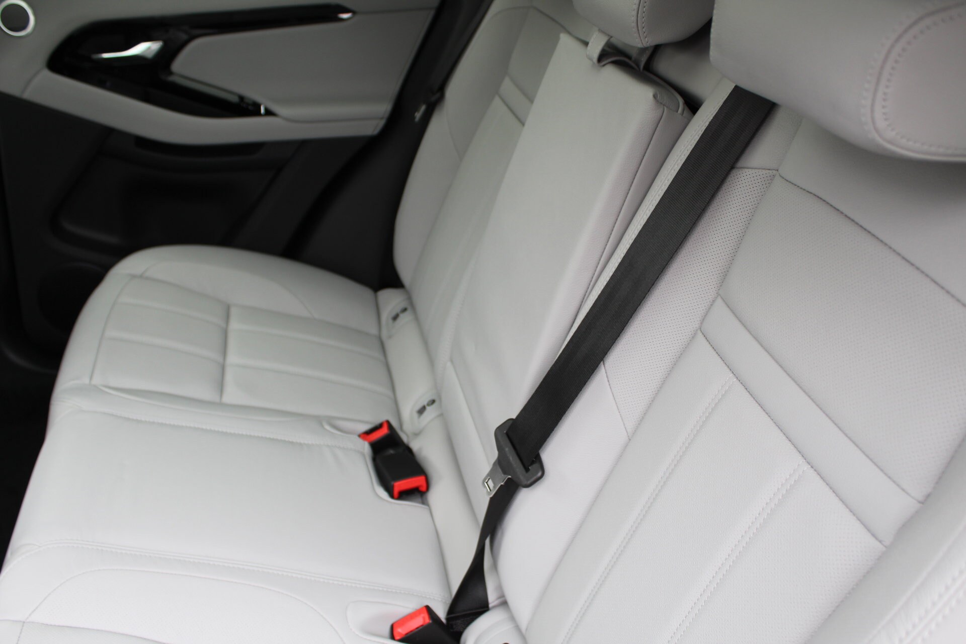 2026 Land Rover Range Rover Evoque S photo 4
