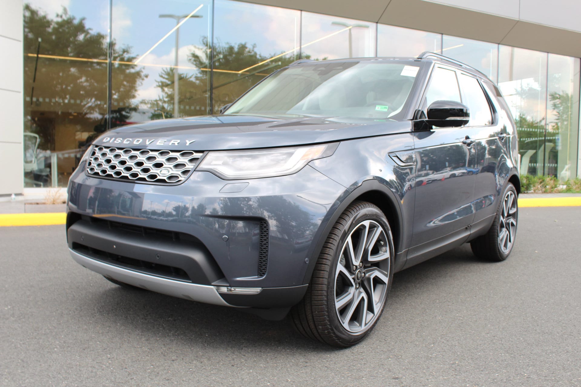 2025 Land Rover Discovery SUV  2025 Land Rover Discovery SUV