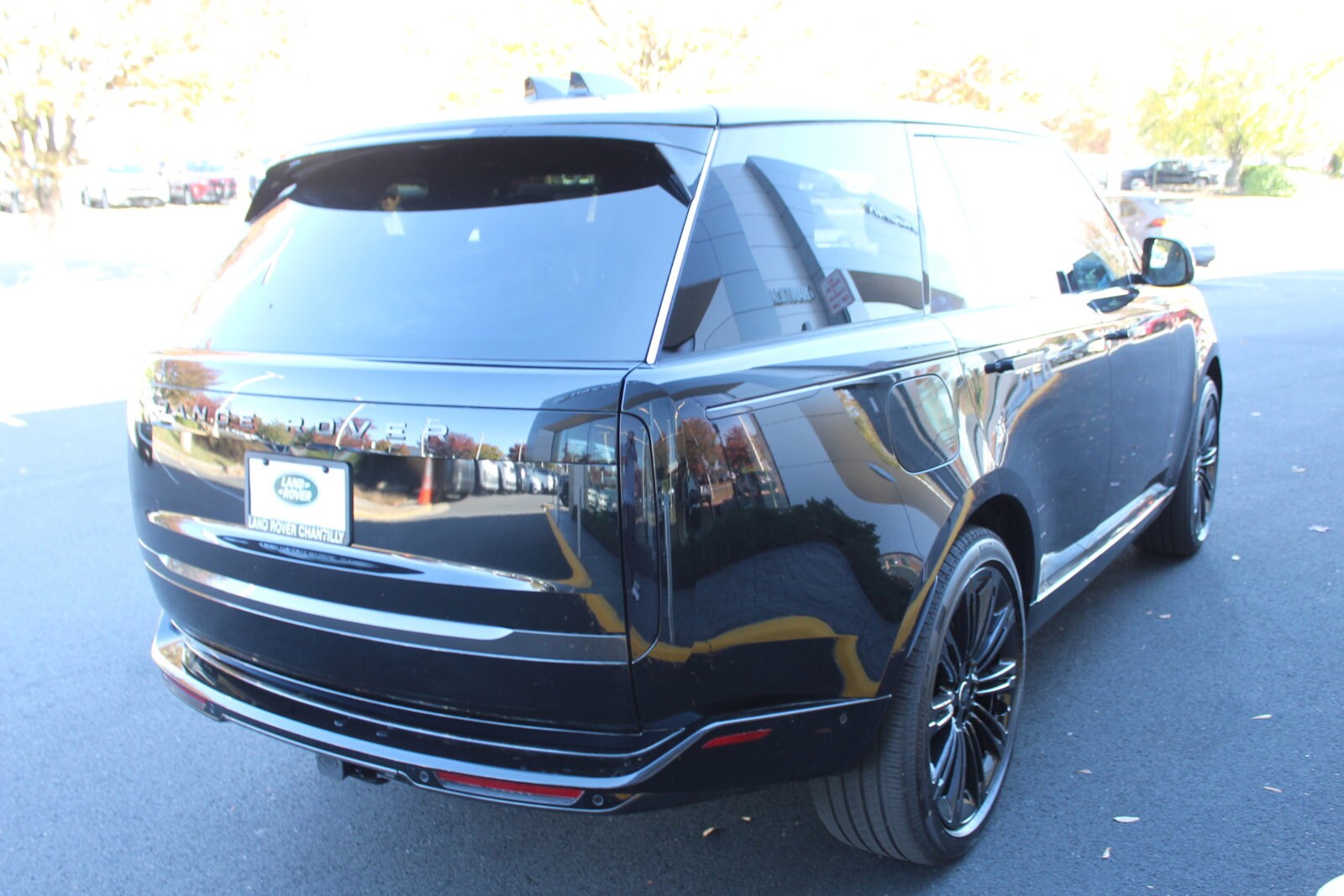 2025 Land Rover Range Rover SE photo 2
