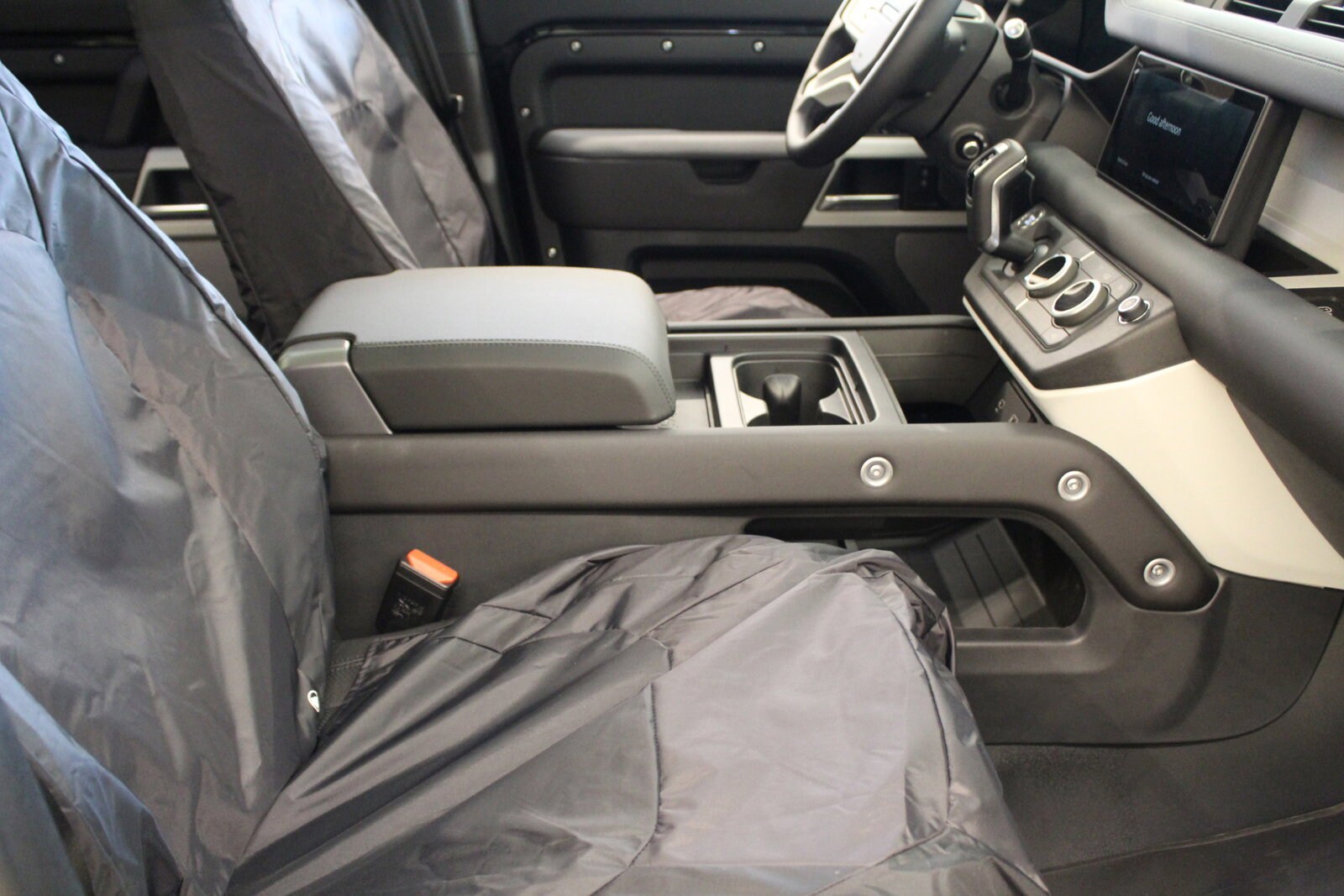 2024 Land Rover Defender 110 S photo 3