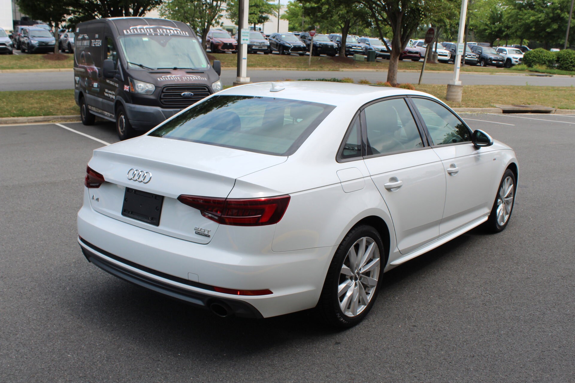 2018 Audi A4 2.0T Premium photo 2