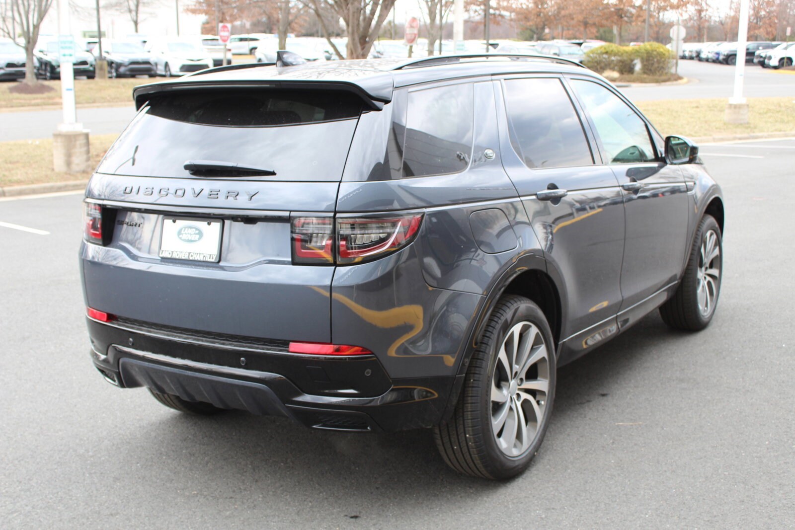 2025 Land Rover Discovery Sport Dynamic SE photo 2