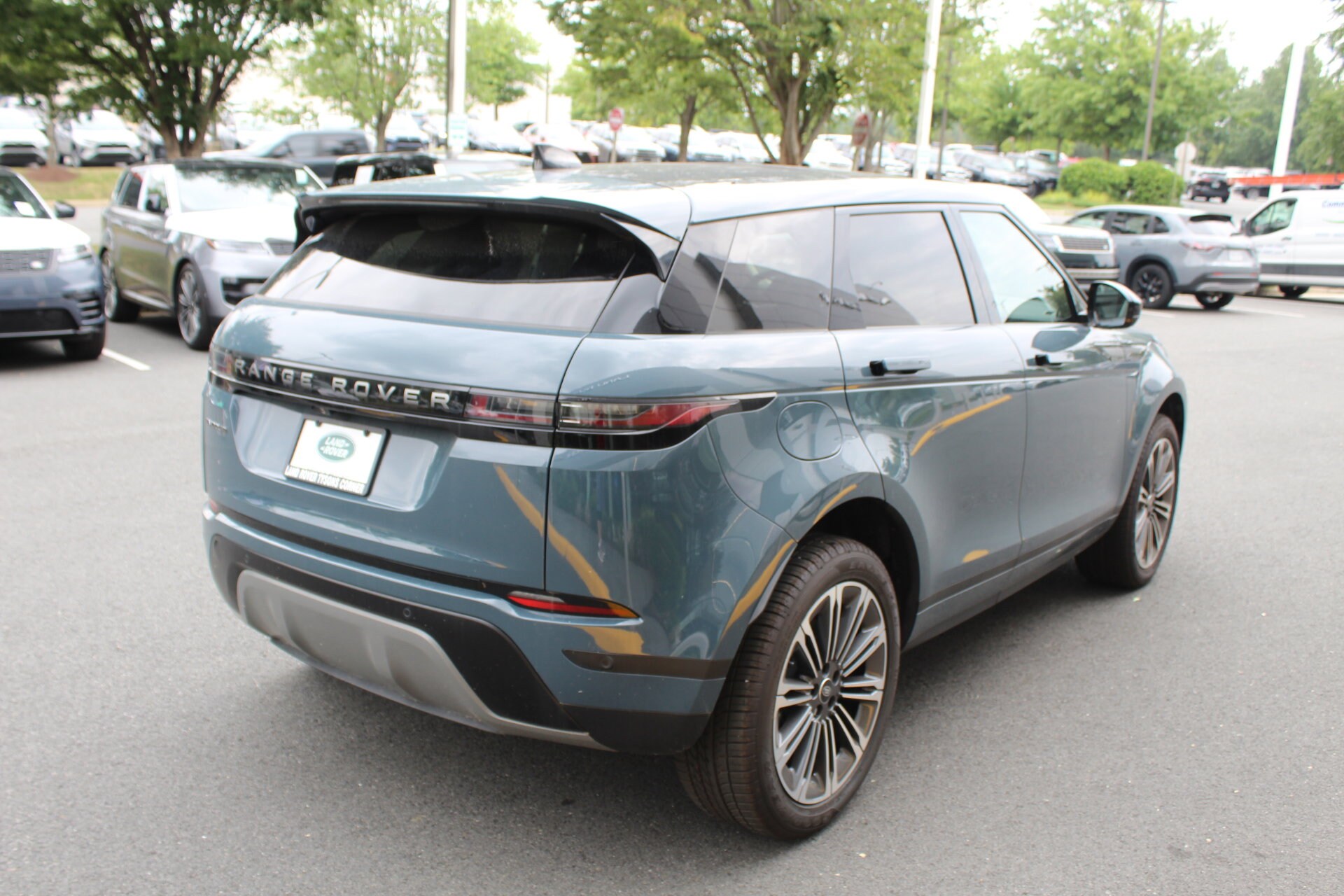 2024 Land Rover Range Rover Evoque S photo 2