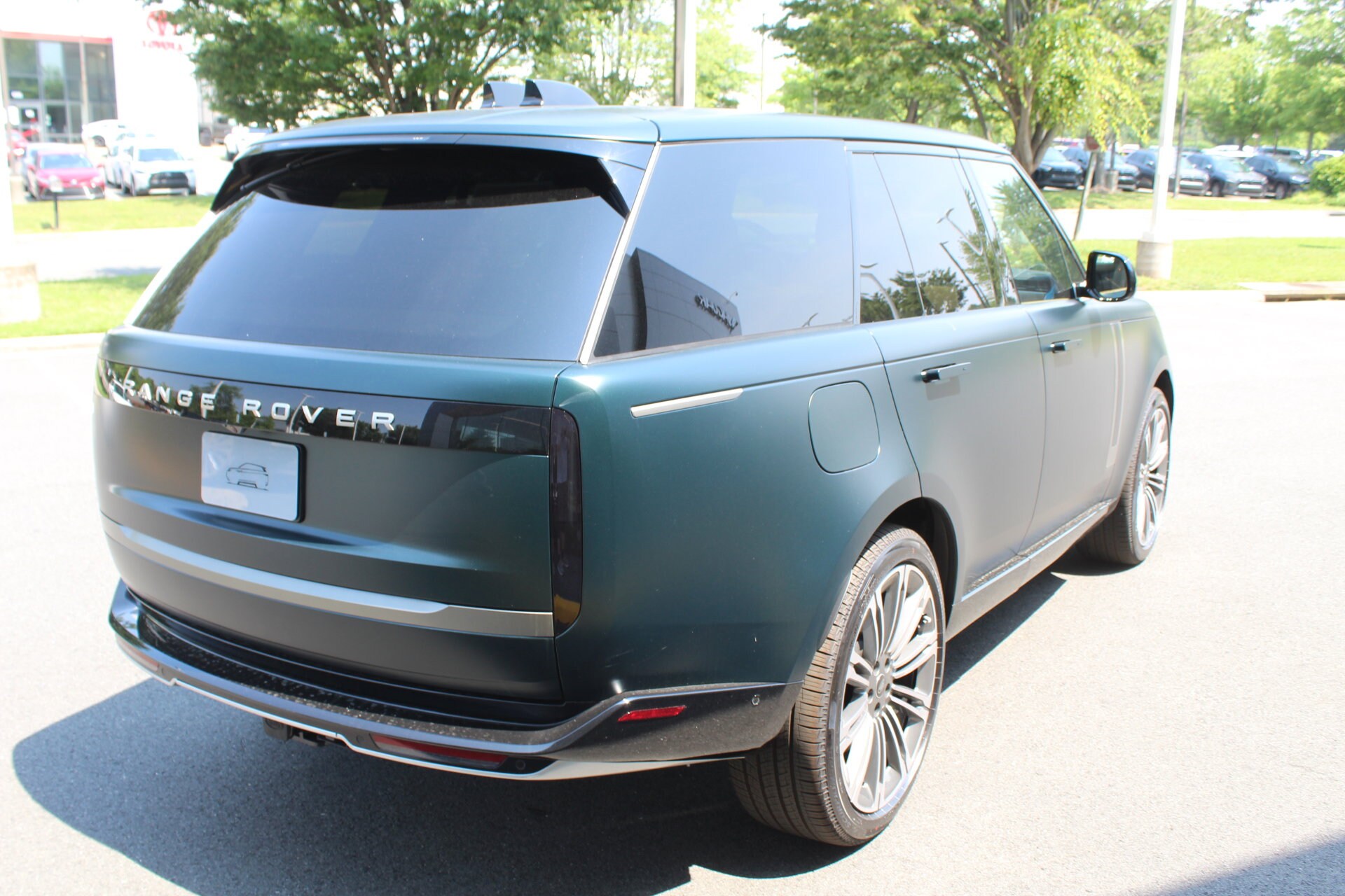 2025 Land Rover Range Rover SE photo 2