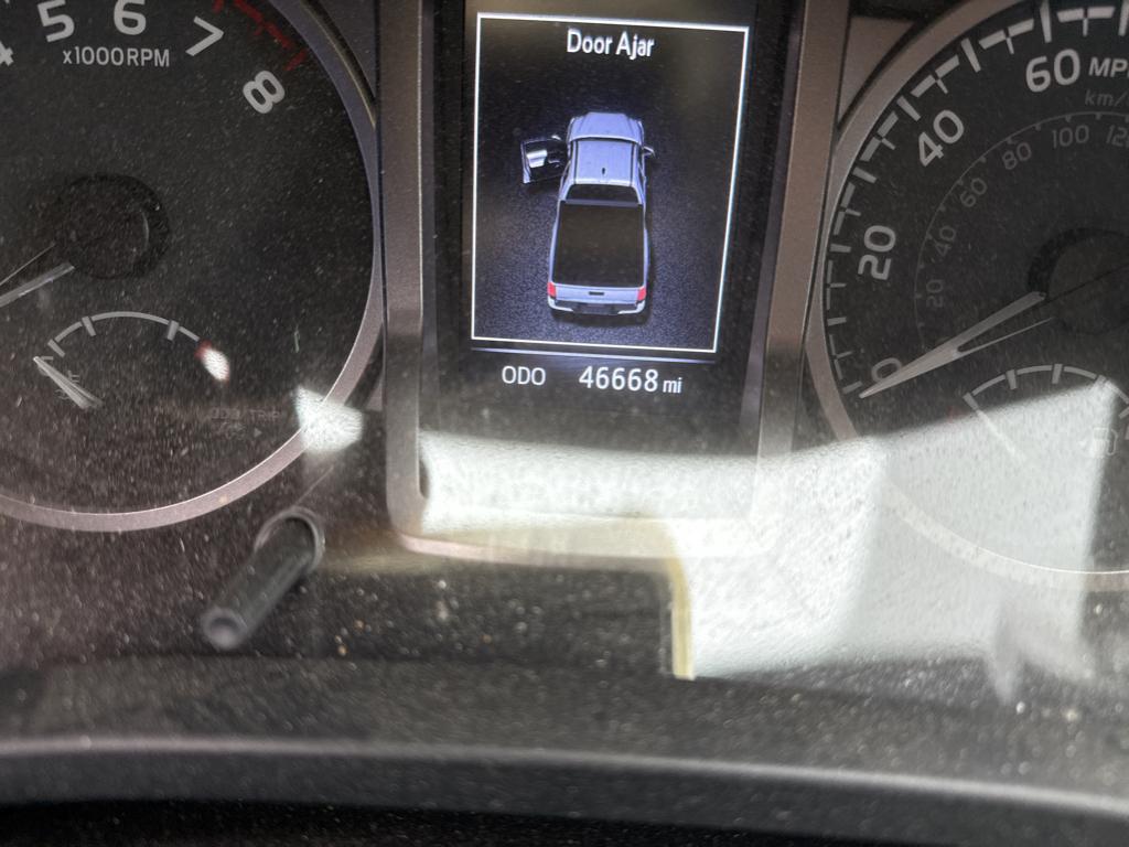 2022 Toyota Tacoma SR5 V6 photo 2