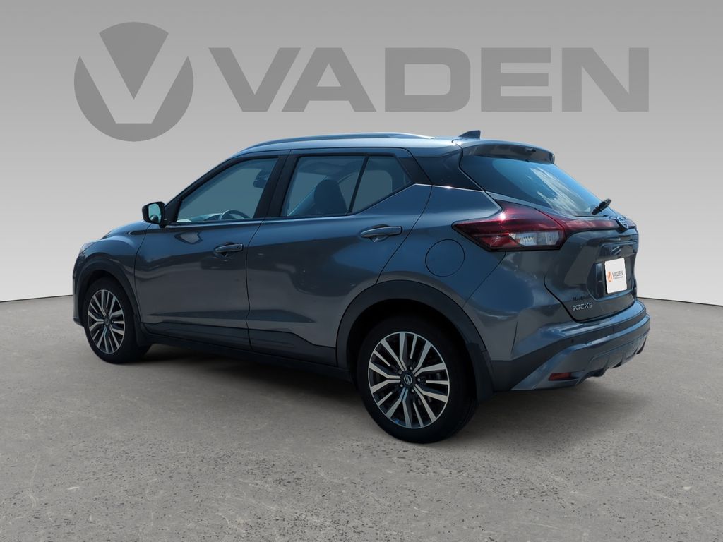 2021 Nissan Kicks SV photo 3