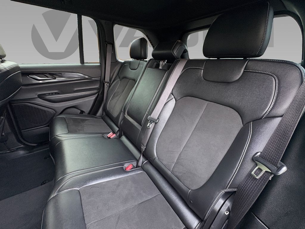 Used 2023 Jeep Grand Cherokee Altitude Sport Utility