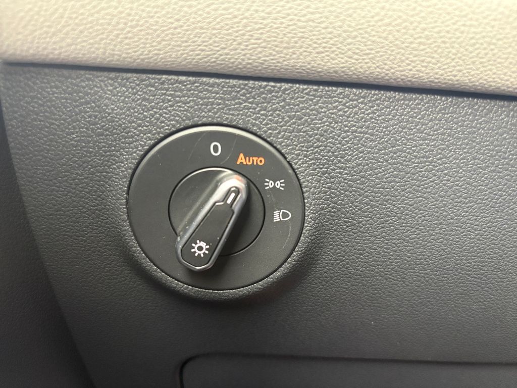 2025 Volkswagen Taos S photo 3