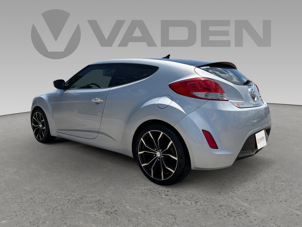 2016 Hyundai Veloster Base photo 3