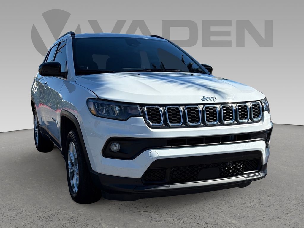 Used 2024 Jeep Compass Latitude Sport Utility
