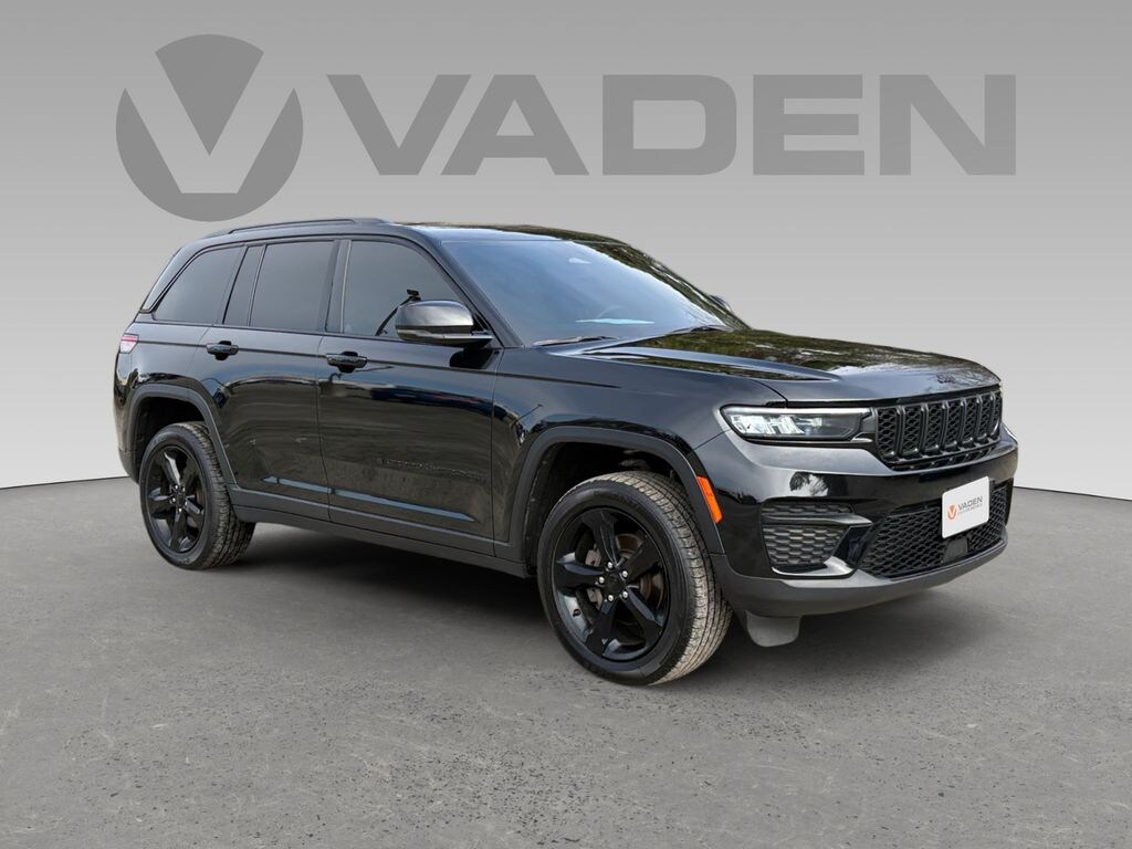Used 2023 Jeep Grand Cherokee Altitude Sport Utility
