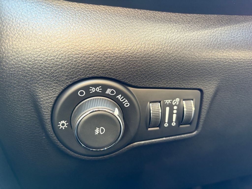 Used 2024 Jeep Compass Latitude Sport Utility