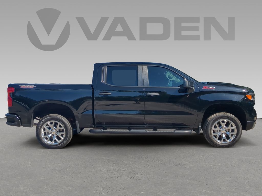 2024 Chevrolet Silverado 1500 Custom Trail Boss photo 2