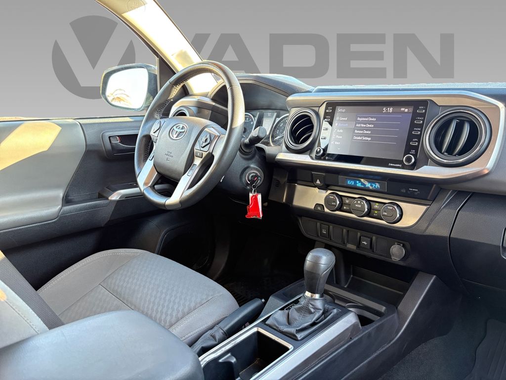 2022 Toyota Tacoma SR5 V6 photo 3