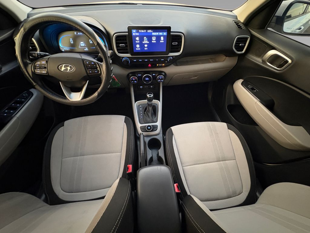 2023 Hyundai Venue SEL photo 3