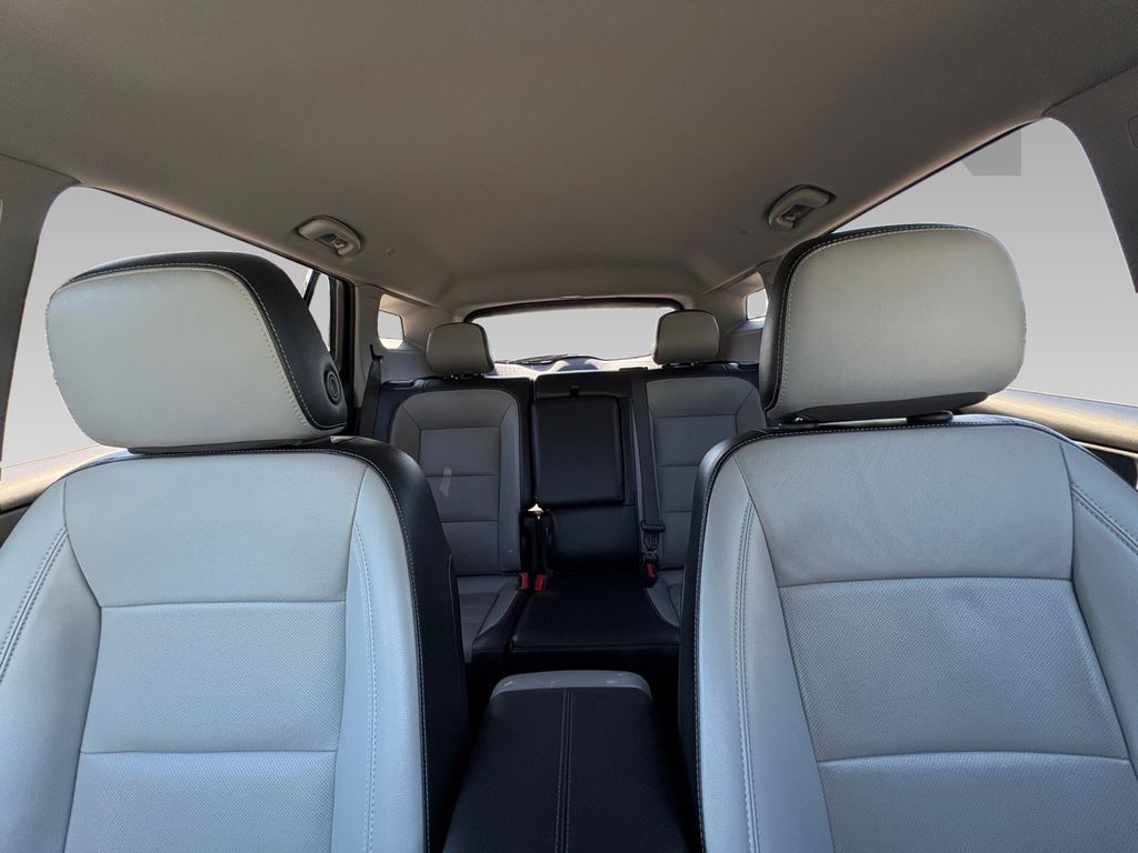 2023 Gmc Terrain SLT photo 2