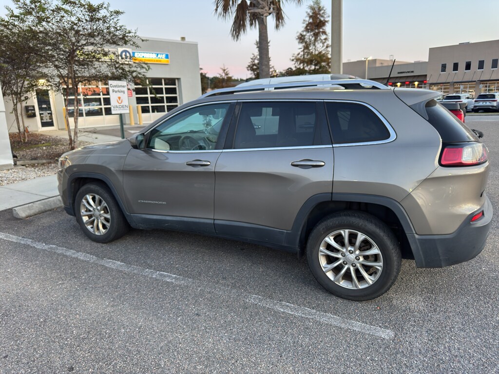 2019 Jeep Cherokee Latitude photo 4